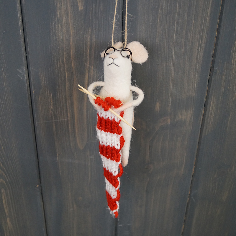 Hanging Wool Mouse with Scarf detail page